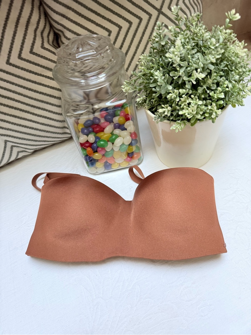 SKIMS Wireless Strapless Bra - 34D Bronze